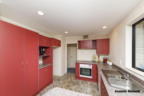 Photo of property in 20 Aspen Way, Kelvin Grove, Palmerston North, 4414