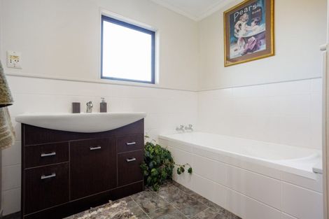Photo of property in 12 Crabb Road, Okoroire, Tirau, 3485