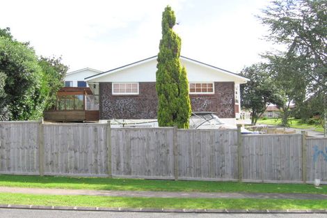 Photo of property in 14 Anna Watson Road, Half Moon Bay, Auckland, 2012