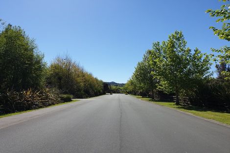 Photo of property in 17 Tamahunga Drive, Matakana, 0985