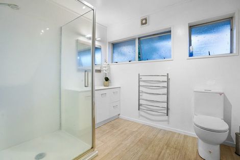 Photo of property in 1 Camellia Place, Hamilton Lake, Hamilton, 3204