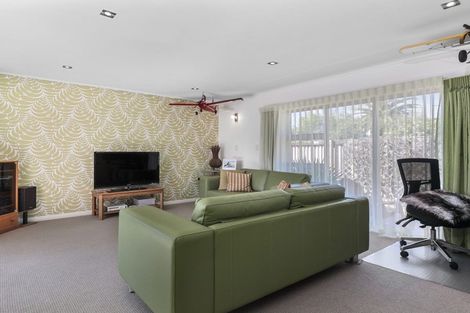 Photo of property in 2 Waimanu Place, Point Wells, Warkworth, 0986