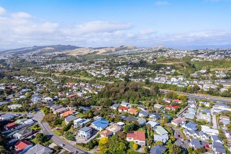 Photo of property in 30 Bassett Road, Johnsonville, Wellington, 6037