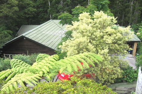 Photo of property in 25 Holdaway Avenue, Northcote, Auckland, 0627