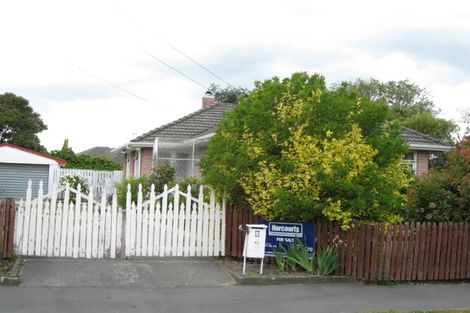 Photo of property in 8 Geelong Place, Burnside, Christchurch, 8053