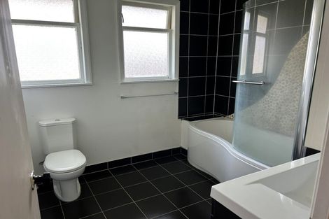 Photo of property in 19 Miro Street, Merrilands, New Plymouth, 4312