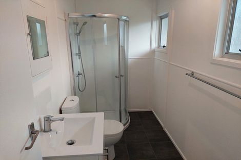 Photo of property in 4 Evans Road, Glen Eden, Auckland, 0602