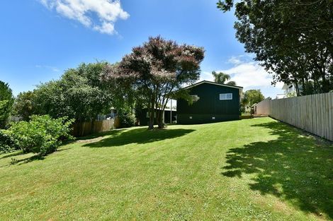Photo of property in 6 Hand Road, Helensville, 0800