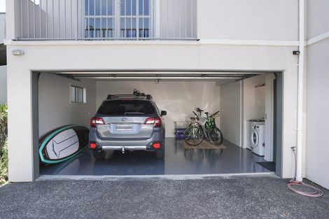 Photo of property in 1/143a Wiseley Road, West Harbour, Auckland, 0618