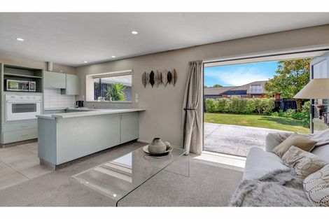 Photo of property in 16 Vanderbilt Place, Halswell, Christchurch, 8025
