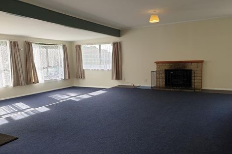 Photo of property in 27 Shackleton Grove, Stokes Valley, Lower Hutt, 5019