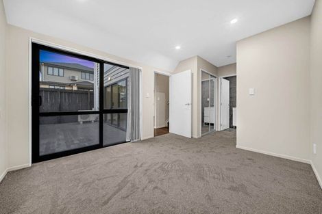 Photo of property in 20 Millcroft Lane, Ranui, Auckland, 0612