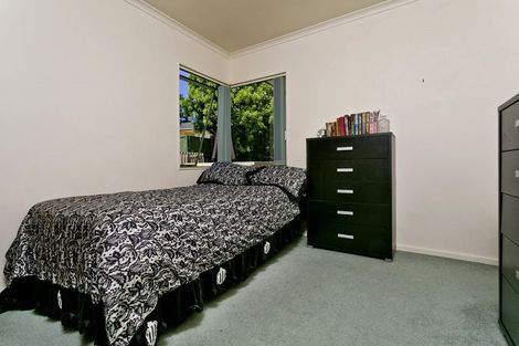 Photo of property in 1/65 Girrahween Drive, Totara Vale, Auckland, 0629