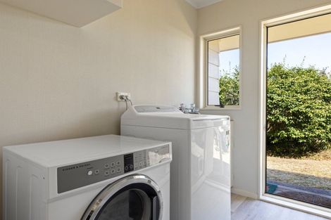 Photo of property in 32 Dixon Road, Fitzroy, Hamilton, 3206