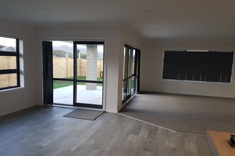 Photo of property in 19 Gibboney Place, Pokeno, 2402