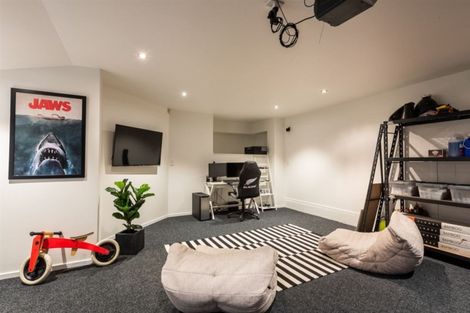 Photo of property in 141 Nicholson Road, Khandallah, Wellington, 6035