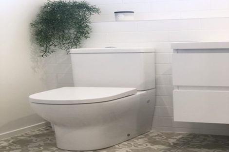 Photo of property in 1/90 Pupuke Road, Hillcrest, Auckland, 0627