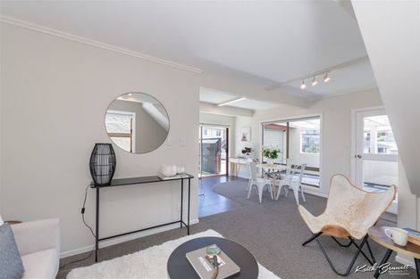 Photo of property in 31 Acacia Avenue, Maungaraki, Lower Hutt, 5010