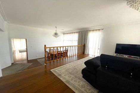 Photo of property in 7 Cherub Place, West Harbour, Auckland, 0618