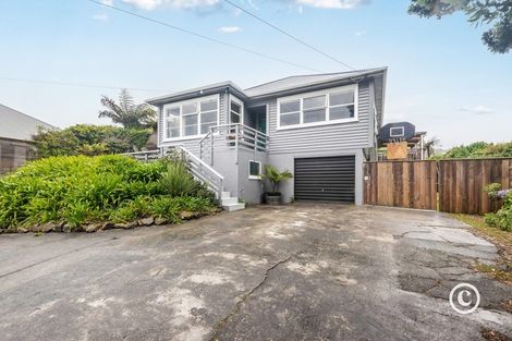 Photo of property in 28 Allen Terrace, Tawa, Wellington, 5028