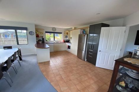 Photo of property in 20 Landsdowne Terrace, Karori, Wellington, 6012