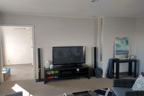 Photo of property in 73 Arahura Crescent, Waitangirua, Porirua, 5024