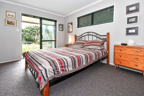 Photo of property in 130 Maunsell Road, Port Waikato, 2695