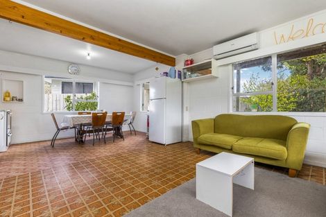 Photo of property in 12 Finlow Drive, Te Atatu South, Auckland, 0610