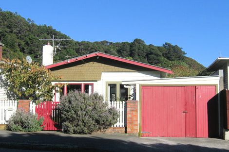 Photo of property in 10 Matipo Street, Eastbourne, Lower Hutt, 5013