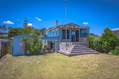 Photo of property in 33 Birds Beach Road, Tapora, 0977
