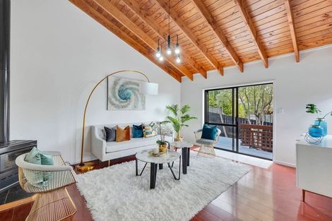 Photo of property in 2/22 Bronzewing Terrace, Unsworth Heights, Auckland, 0632