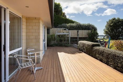 Photo of property in 17 Lynley Park Drive, Omokoroa, 3114