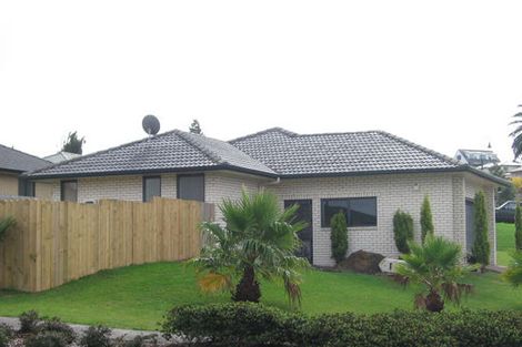 Photo of property in 1 San Domingo Rise, Henderson, Auckland, 0612
