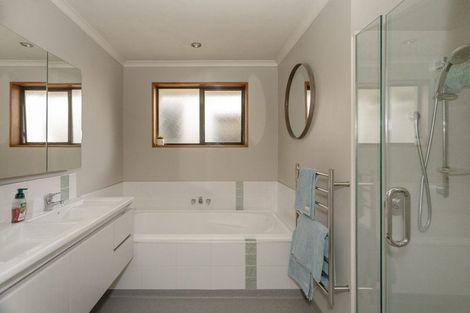 Photo of property in 94-98 Weston Road, Weston, Oamaru, 9401