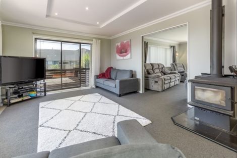 Photo of property in 9 Northvale Place, Pukekohe, 2120