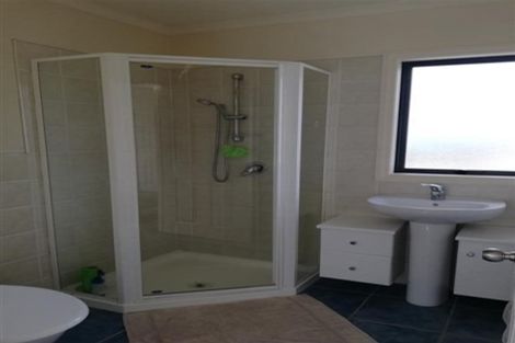 Photo of property in 19 Virginia Street, Henderson, Auckland, 0612