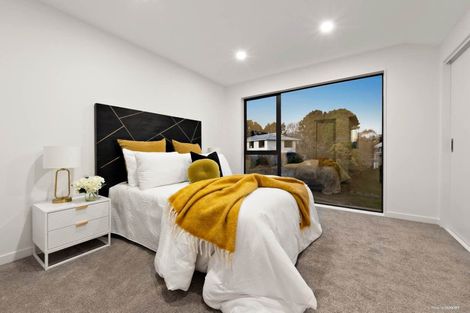 Photo of property in 2/13 Crosby Road, West Harbour, Auckland, 0618