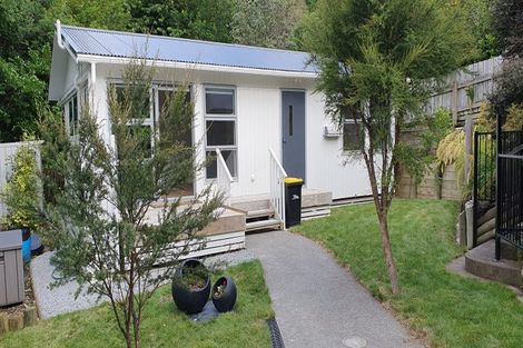 Photo of property in 17 Albert Street, Island Bay, Wellington, 6023