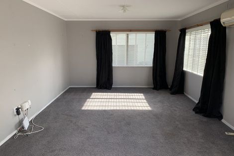 Photo of property in 11 Hilton Grove, Kelvin Grove, Palmerston North, 4414