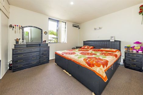 Photo of property in 2/14 Kenderdine Road, Papatoetoe, Auckland, 2025