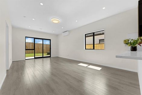 Photo of property in 14 Waimarie Drive, Karaka, 2578