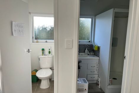 Photo of property in 2/1a Yeovil Road, Te Atatu Peninsula, Auckland, 0610