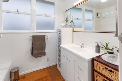 Photo of property in 401 Pukehangi Road, Pomare, Rotorua, 3015