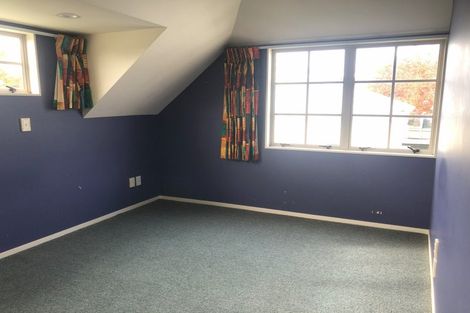 Photo of property in 4 Holly Court, Palmerston North, 4410