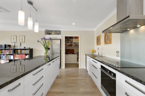 Photo of property in 32 Parklea Avenue, Halswell, Christchurch, 8025