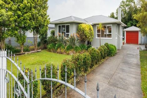 Photo of property in 4 Eton Place, Terrace End, Palmerston North, 4410