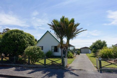 Photo of property in 27 Wharf Road, Karamea, 7893