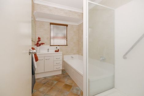 Photo of property in 39 Parnell Heights Drive, Kelvin Grove, Palmerston North, 4414