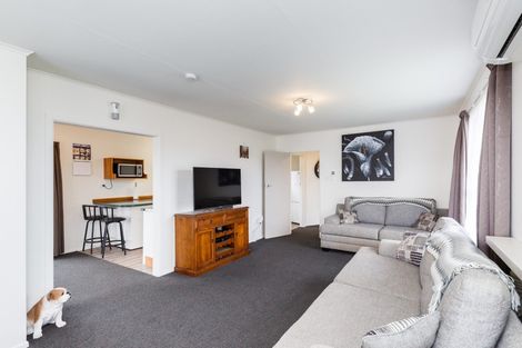 Photo of property in 1 Tararua Terrace, Cloverlea, Palmerston North, 4412
