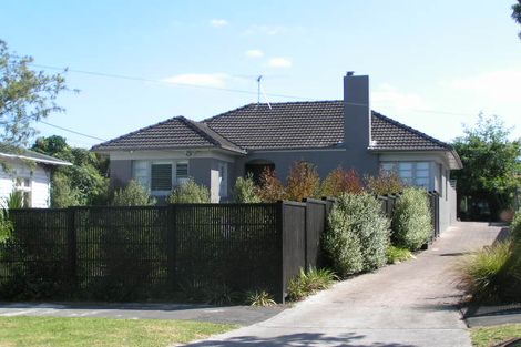 Photo of property in 3/23 Seaview Avenue, Northcote, Auckland, 0627